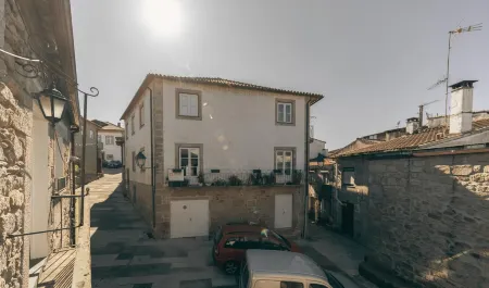 Encanto do Lima Guest House By ALPONTE Отели в г. Понти-ди-Лима