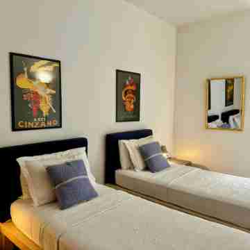 In Rome at Spanish Steps Classy Apartment with Modern Design in an Historic Palazzo Rooms