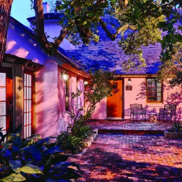 The Collector Inn & Gardens