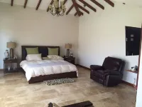 Lujosa Casa Guayllabamba - Gym Jacuzzi Piscina Hotels in Distrito Metropolitano de Quito