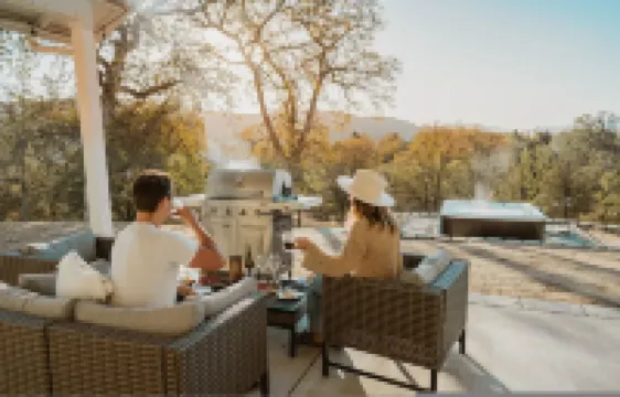 Sunset Glow Hidden Meadow BBQ HotTub by Casa Oso