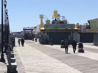 Sea Palace Motel