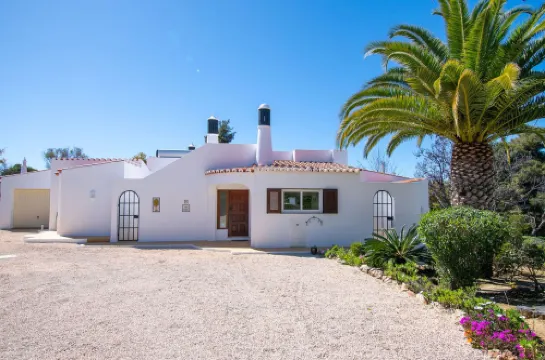 61 vdm - Superb villa on Vale do Milho with heated