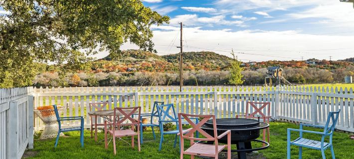 Historic 1 Br Cottage | Mountain Views | Firepit Ξενοδοχεία στην πόλη Kendall County