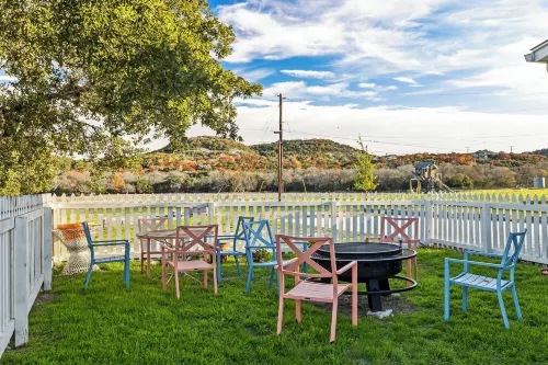 Kingsby Cottage - 1BR & Mountain Views Hotels in Boerne