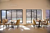 Lodges by Baron Hunza Attabad Lake Hotel a Hunza