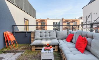 Lumina 3-room apart with large terrace