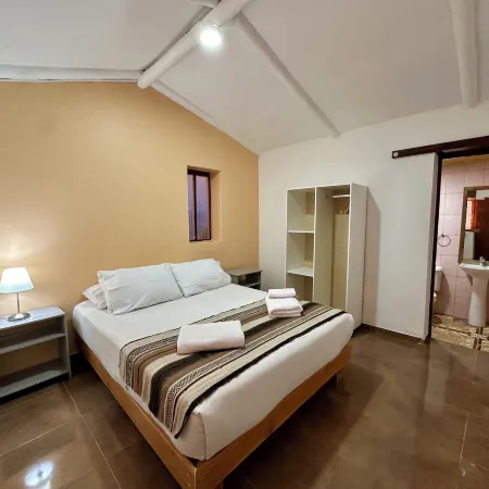 hostal qachisolcor