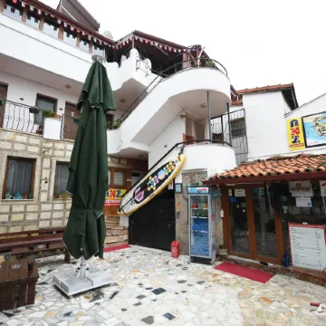 Anz Guest House Pansiyon