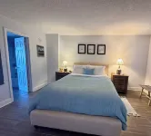 Couples Escape- Stunning Oceanfront Views -Quiet Prime Location