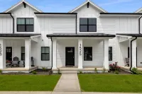 Fully Equipped Townhome Near Sports Campus - Spacious Comfort Hotel a Norwalk