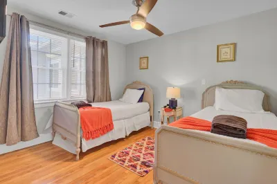 Centrally Located Spacious Home with Master Suite~Near Downtown, Coliseum & More Hotel in zona Tanger Outlets Charleston