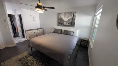 Charming 2-bedroom condo in delightful downtown Prescott with AC and parking!