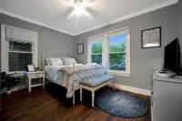 Outdoor Poolside Family Oasis - Historic Bradenton