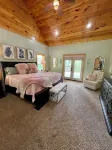 Spacious 5-Bedroom Rustic Retreat on 10 Acres in Charming Dallas Hotels in Paulding County