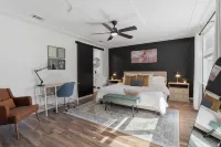 Backyard Oasis: Pool, Hot Tub, Giant Chess & Mini Golf Hotels near Pier 1 Imports