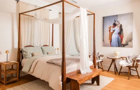 Spacious 4-bedroom house in charming Wilson with AC, WiFi