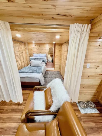 Cozy Rustic Walkout Basement Cabin in Historic Harpers Ferry