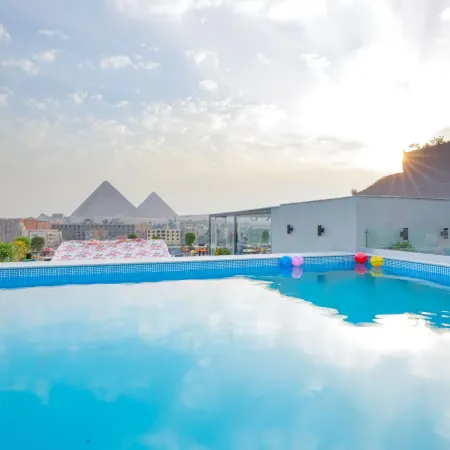 Pyramid Front Hotel
