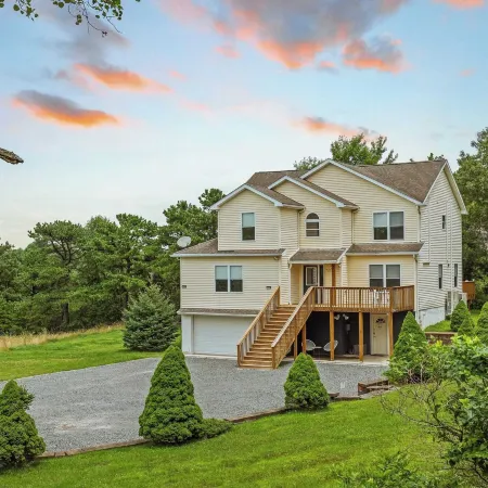 For Lake Sake by AvantStay Lakefront Hot Tub View