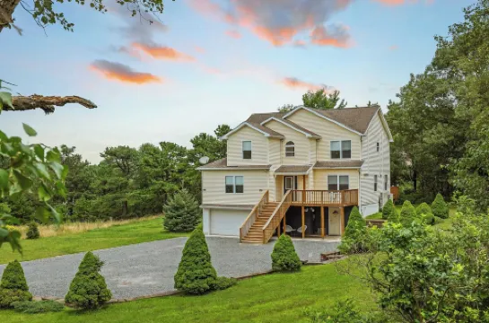 For Lake Sake by AvantStay Lakefront Hot Tub View