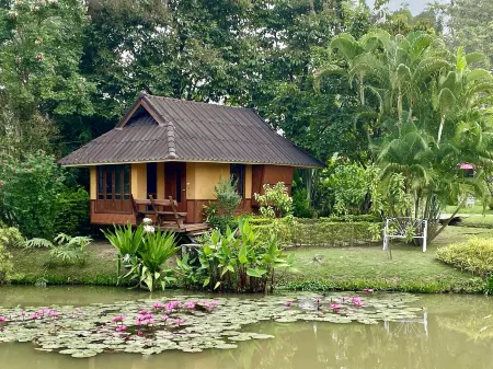 Pura Vida Pai Resort