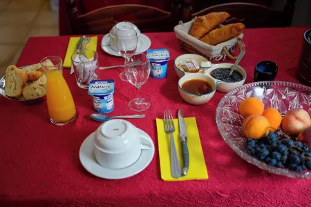 Auberge Saint Jacques Отели в г. Омон-Обрак