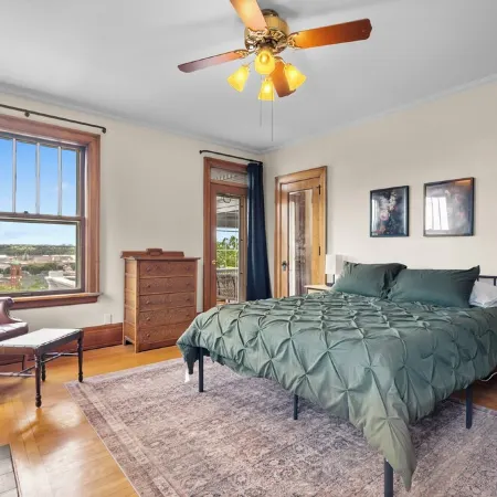 Spacious 7-bedroom house- unique history, modern comforts and incredible views