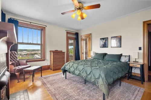 Spacious 7-bedroom house- unique history, modern comforts and incredible views