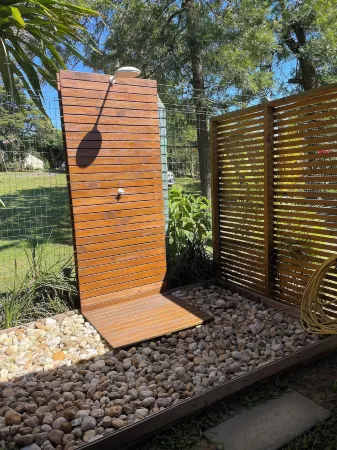 Shangri La Casas e Studios Отели рядом с достопримечательностью «Ponta da Piteira»