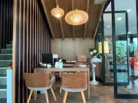 The Bedrooms Maeklong & Service Apartments Hotels in Amphoe Khao Yoi