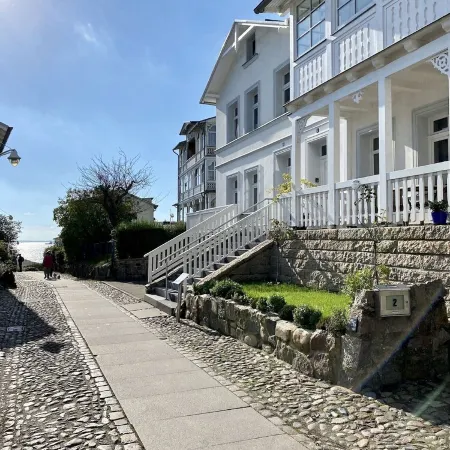 Villa Rosengarten - Holiday apartment with sea view in the old town of Sassnitz