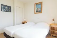 Apartment in de Koog Near Texel Beach Hotels near Landal Sluftervallei