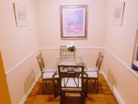 Beautiful apartment in Historic downtown location close to everything !