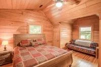 Ten Mile Cabin / with boat dock