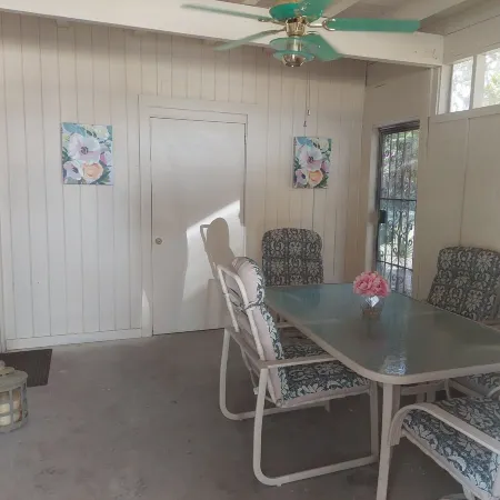 Charming family friendly 3-bedroom house in lovely Sanford with WiFi, AC