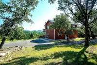 Great View/Great Location/Hot Tub
