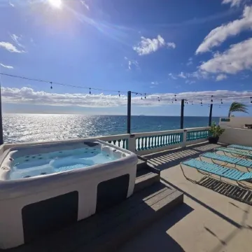 Villa Alma - Oceanfront - 10 guests - pet friendly - at Stella, Rincón