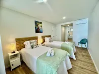 Seaview Escape with private Jacuzzi