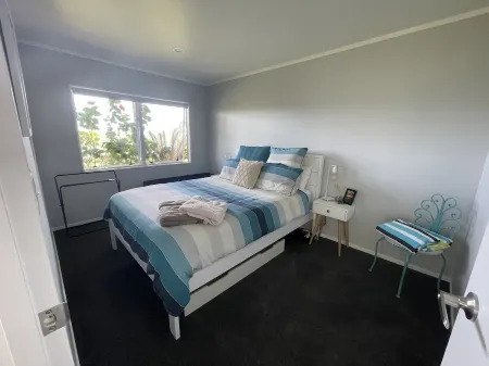 Whitianga Beachfront Отели рядом с достопримечательностью «Sovereign Pier on the Waterways»