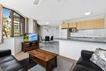 Mylos Holiday Apartments Отели рядом с достопримечательностью «Маручйдор Бич»