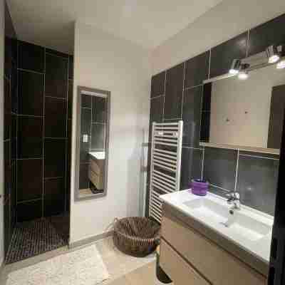 Spacious apartment a stone's throw from the beach and center of Calvi Rooms