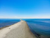 Beachfront cottage located in the heart of Fairfield Beach!!