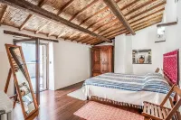 Casa de Vila Bastante Renovada, com Terraço e Dois Banheiros Hotel in zona Mesigheddas Nuraghe Ruju
