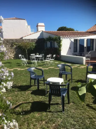 House / Villa - NOIRMOUTIER EN L'ILE Отели в г. Нуармутье-ан-Л'Иль