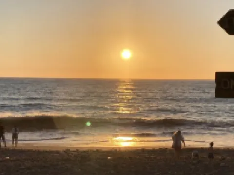 2 Bedroom Ground Floor Apartment Close to Shops, Restaurants, Old Town and beach