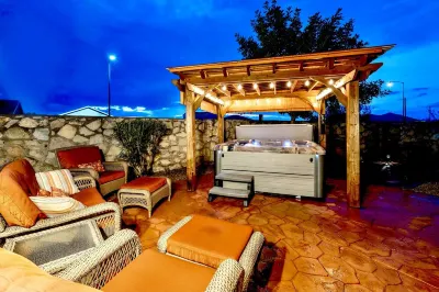 Tuscan Villa Outdoor Living, Jacuzzi & Gym
