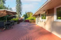 EV Charger Walk to Lake/ Minutes from Marymoor/Downtown/Seattle