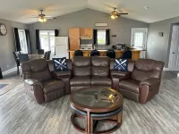 Relaxing Graham Lake Escape Hotel di Front of Yonge