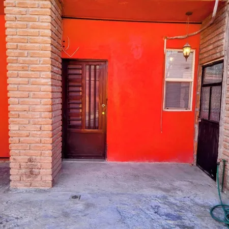 Acogedor estudio con AC, estacionamiento cerrado  y WiFi  en cd Juárez